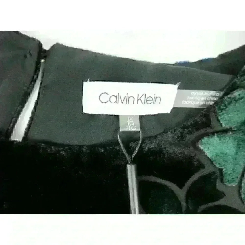 NEW! Calvin Klein Women’s 1X Velvet Floral Top NWT $129.50 - Picture 4 of 5